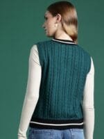 OnlyTrend Cable-Knit Contrast Tipped Vest