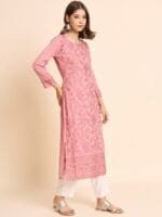 OnlyTrend Floral Embroidered Thread Work Straight Kurta