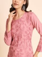 OnlyTrend Floral Embroidered Thread Work Straight Kurta