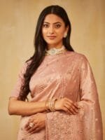 OnlyTrend Floral Embroidered Saree